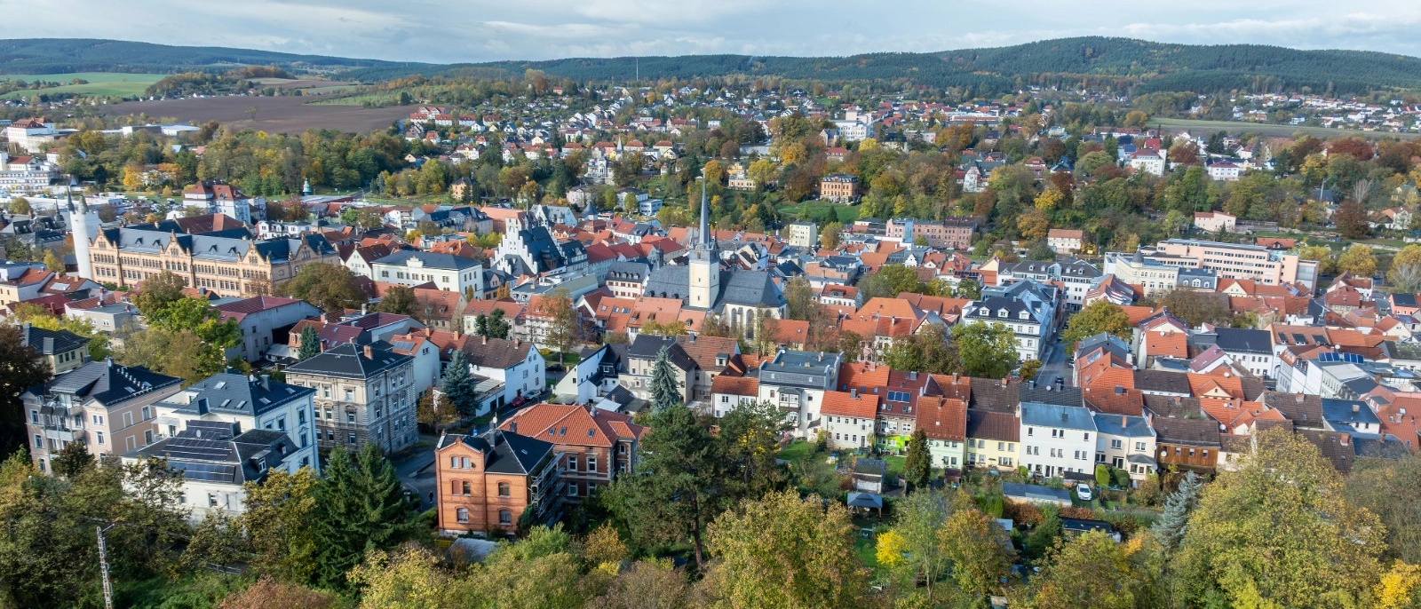 Pößneck-Süd mit Blick über die Stadt und das Orlatal