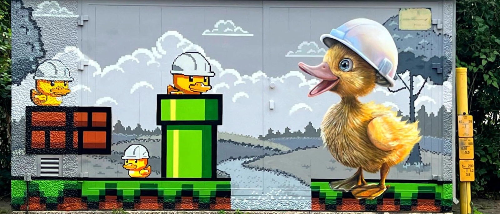 Fröhliche Entchen auf einer Gasregelstation an der Heinrich-Heine-Schule.