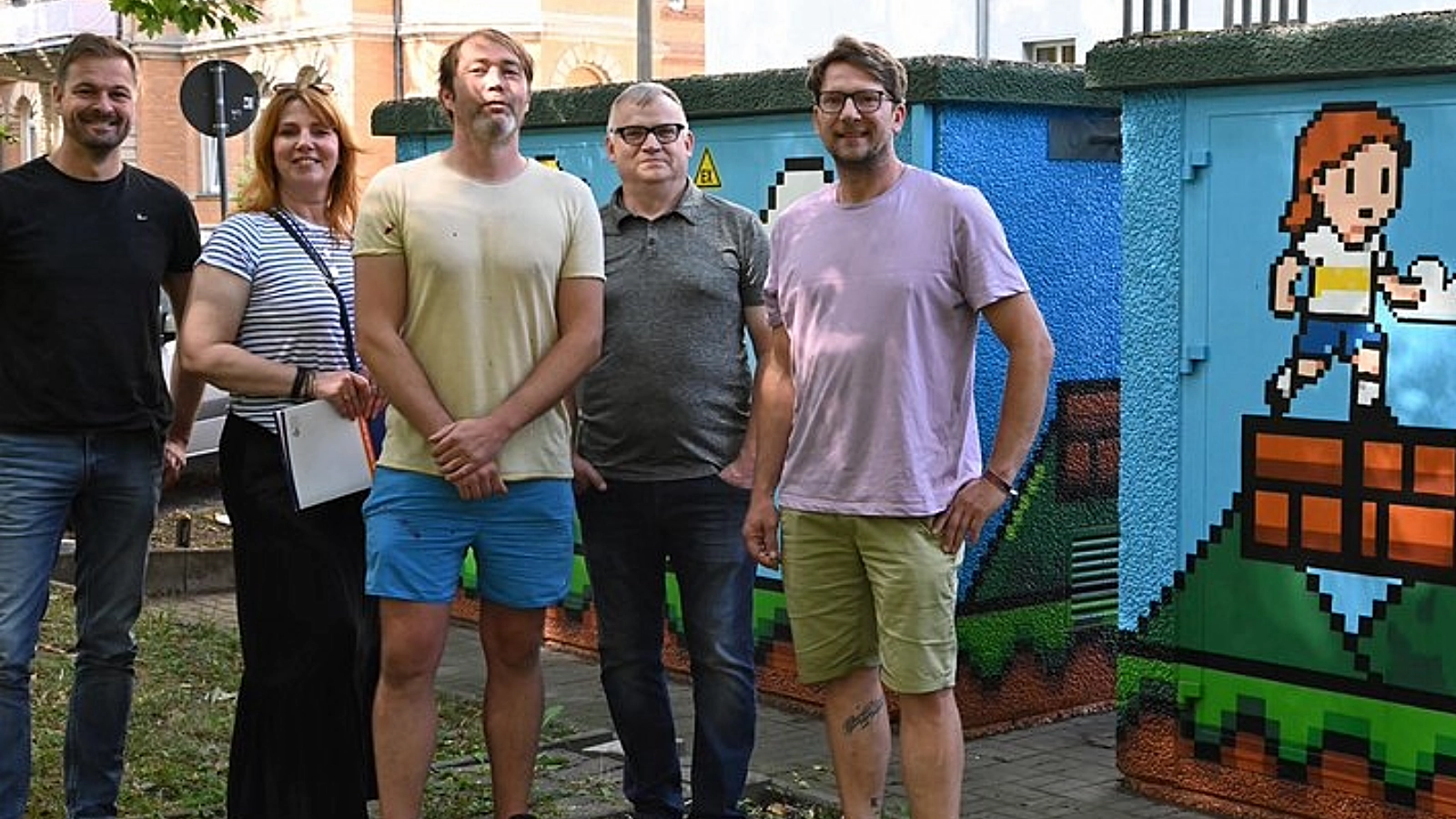 Besichtigung der künsterisch gestalteten Gasregelstationen